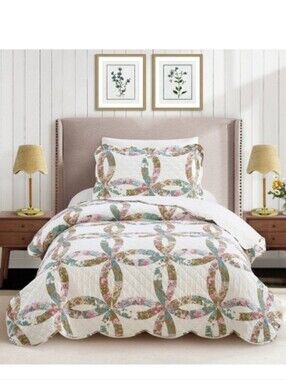 Modern Heirloom Floral Double Ring Quilt Set Twin/Twin XL Nwt